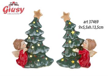 Angelo Con Albero In Porcellana Con Luce Led 2 Soggetti Assortiti 9x5,5xH.13,5 Cm 4*48