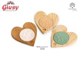 Sottopentola A Cuore In Legno Con Mappamondo In Porcellana 3 Soggetti Assortiti 18 Cm Completo Di Scatola 3*24